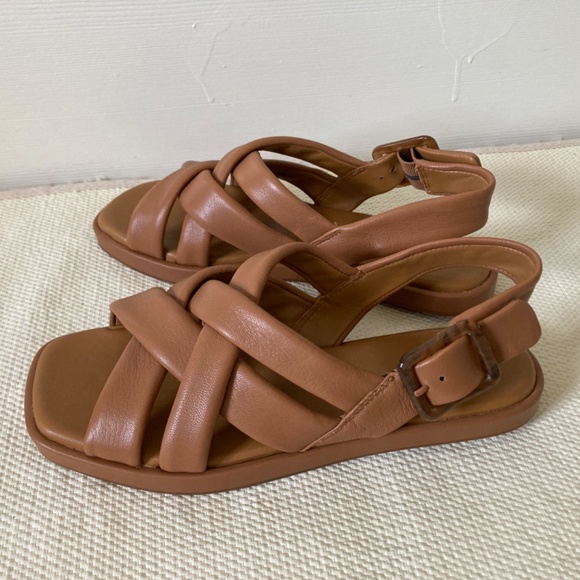 Like new Vince Women's Rexx leather Sandals in TAN with original box - Picture 3 of 10